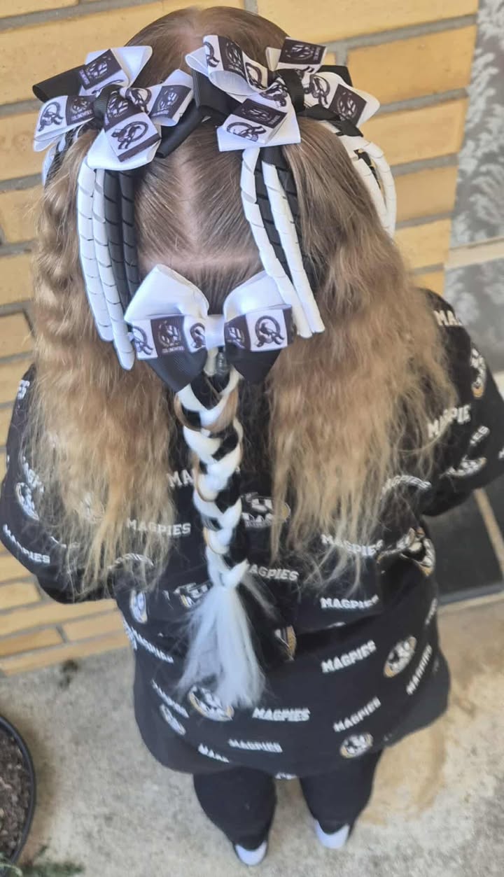 Footy Bow Korker Clip - Black & White